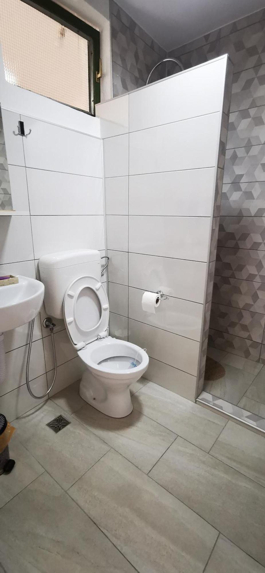 Rest & Recharge 4Bdr Apt- Free Parking, Ac & Garden Sarajevo Exterior photo