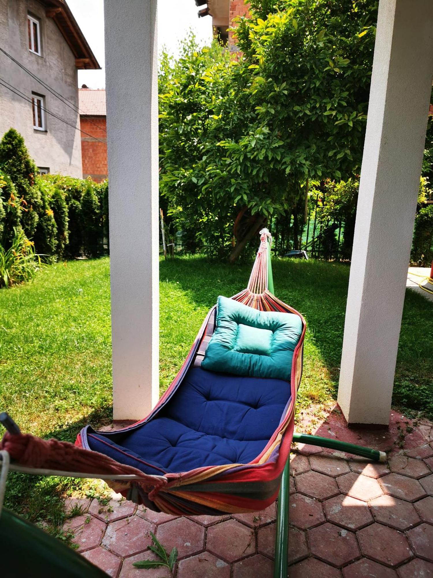 Rest & Recharge 4Bdr Apt- Free Parking, Ac & Garden Sarajevo Exterior photo
